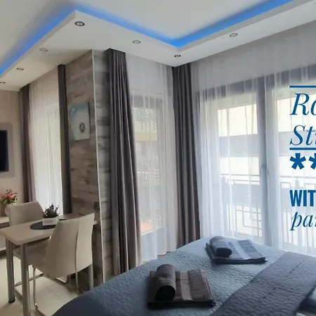 Royal In The Center With Free Parking! *