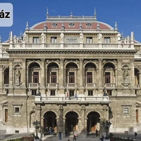 Royal In The Center With Free Parking! Apartment Budapest