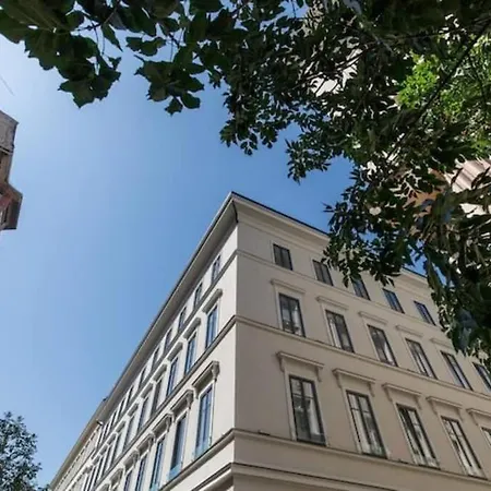 Royal In The Center With Free Parking! * Budapest