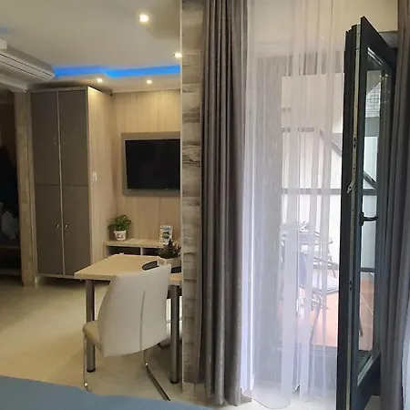 Apartment Royal In The Center With Free Parking!