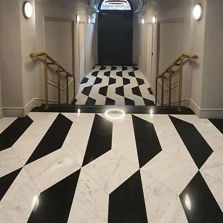 Royal In The Center With Free Parking! * Budapest